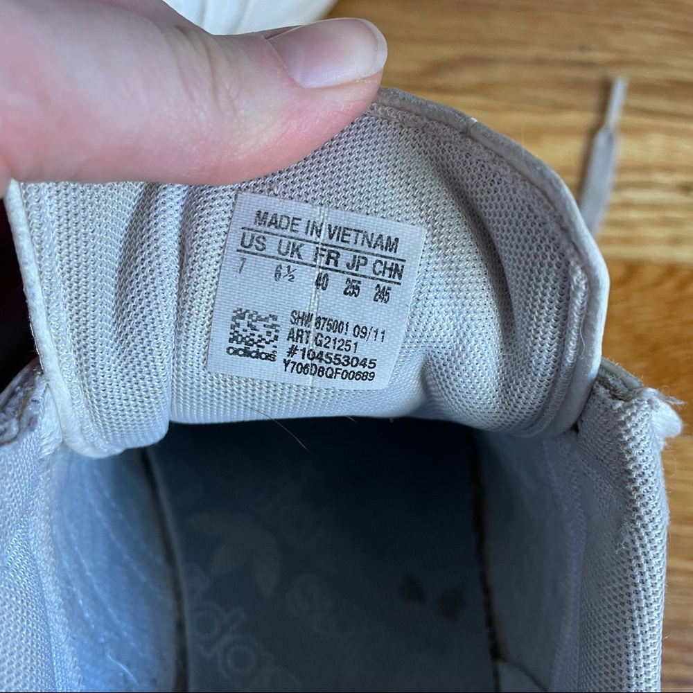 Adidas White Three Stripe Sneakers Size 7 - Picture 6 of 7